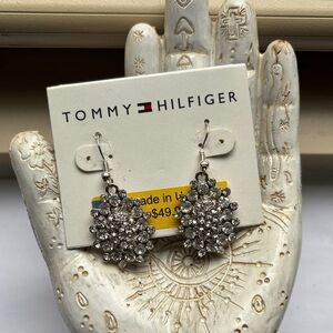 🟡 Brand New Tommy Hilfiger Silver Rhinestone Drop Earrings, Made In USA